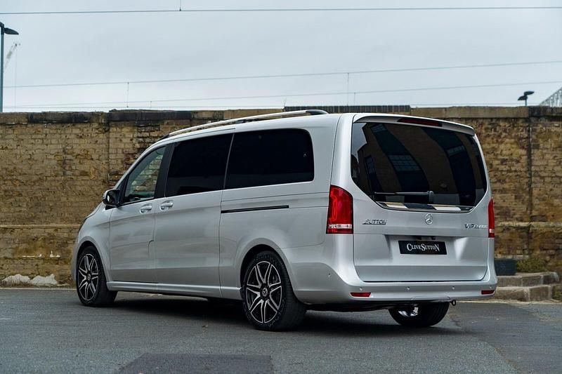 Used Mercedes V220 AMG line 163 HP (119 kW) 2023 Silver MPV