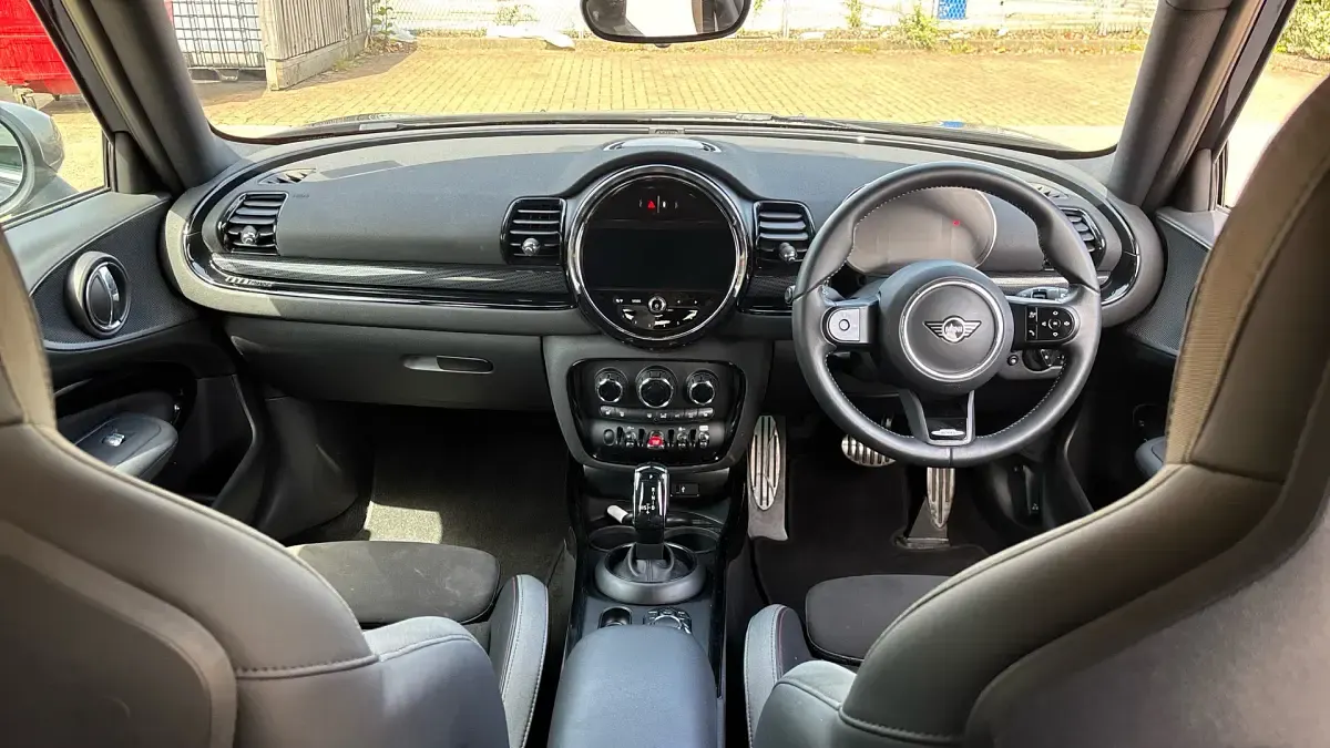 Used Mini Clubman 136 HP (100 kW) 2021 Midnight black Estate