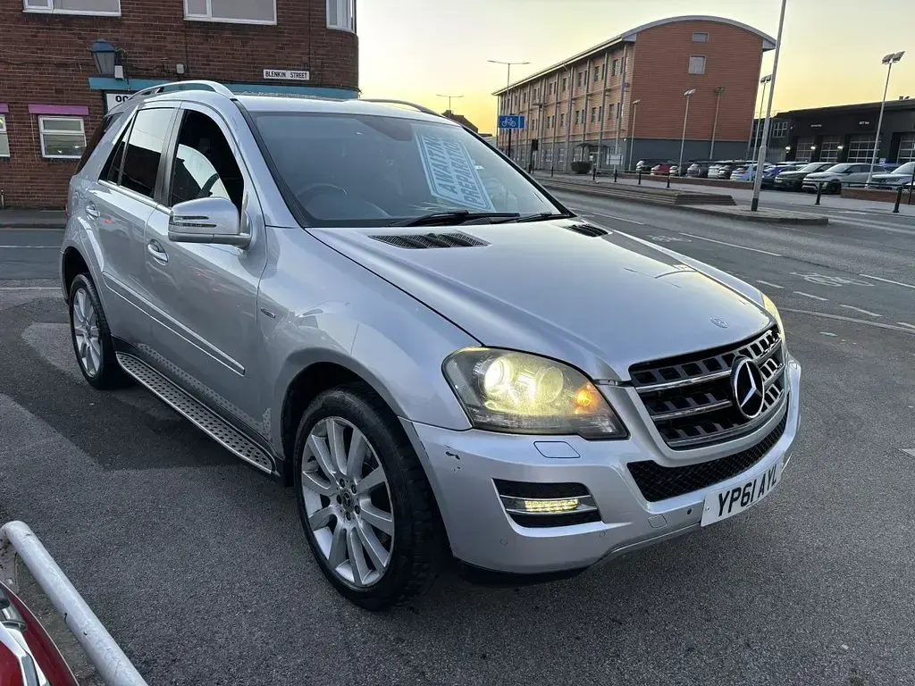 Used Mercedes ML300 Edition 2011 Silver SUV