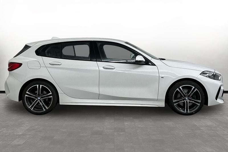 Used BMW 118 M Sport 134 HP (98 kW) 2024 White Hatchback