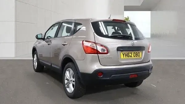 Used Nissan Qashqai Acenta 117 HP (86 kW) 2012 Beige SUV