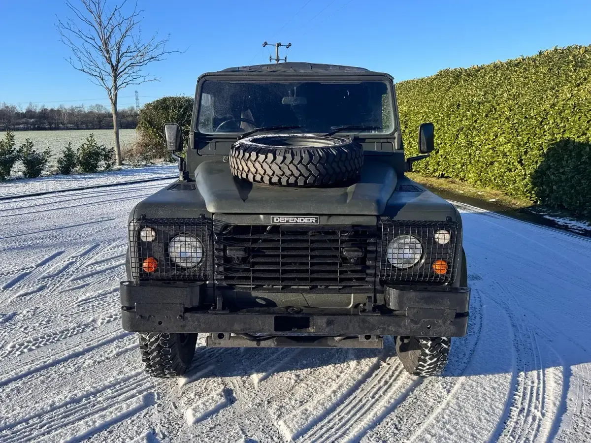 Used Land Rover Defender 90 HP (66 kW) 1988 Green Pickup