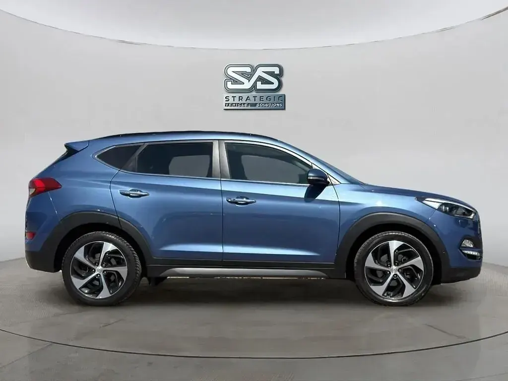Used Hyundai Tucson Premium SE 141 HP (103 kW) 2016 Blue SUV