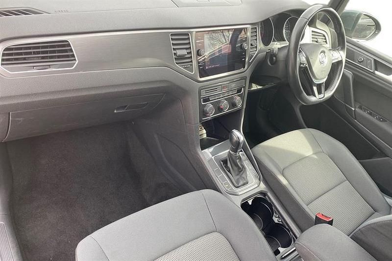 Used VW Golf VII SE 115 HP (84 kW) 2019 Indium grey Hatchback