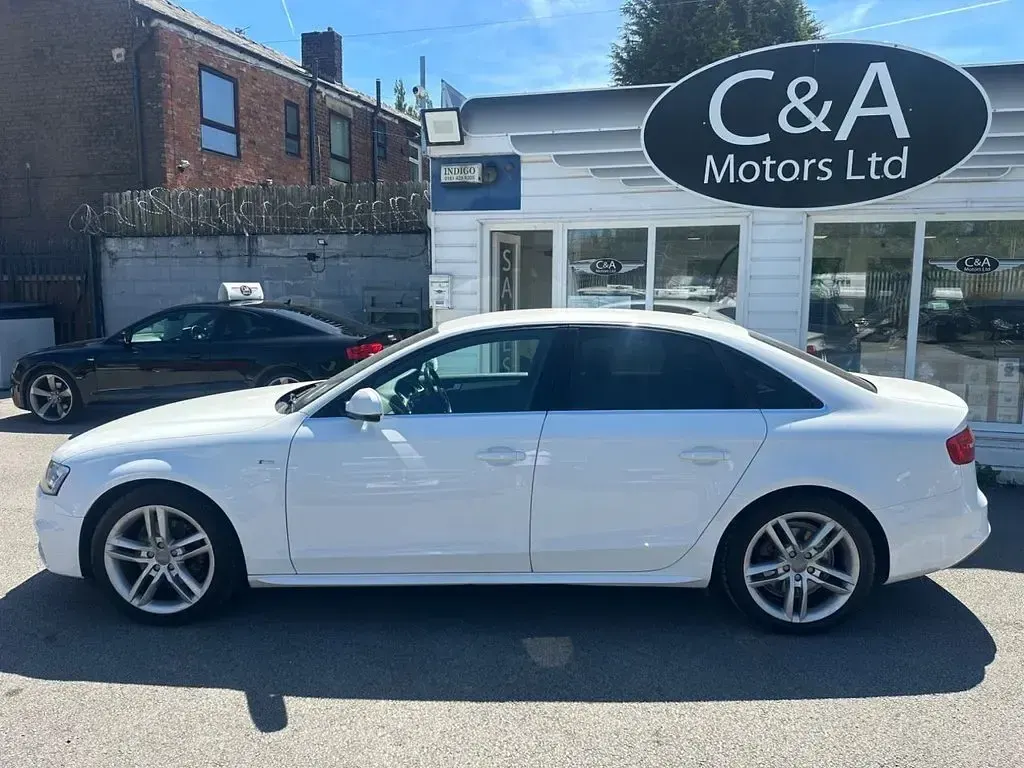 Used Audi A4 S-Line 170 HP (125 kW) 2015 White Sedan