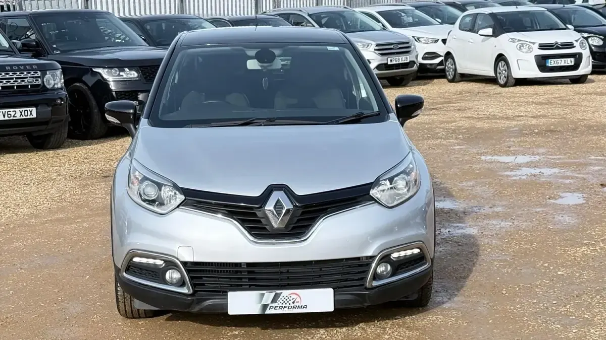 Used Renault Captur Dynamique 90 HP (66 kW) 2016 Silver/black SUV