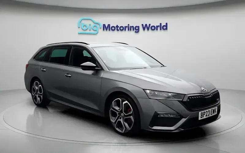 Used Skoda Octavia vRS 200 HP (147 kW) 2023 Grey Estate