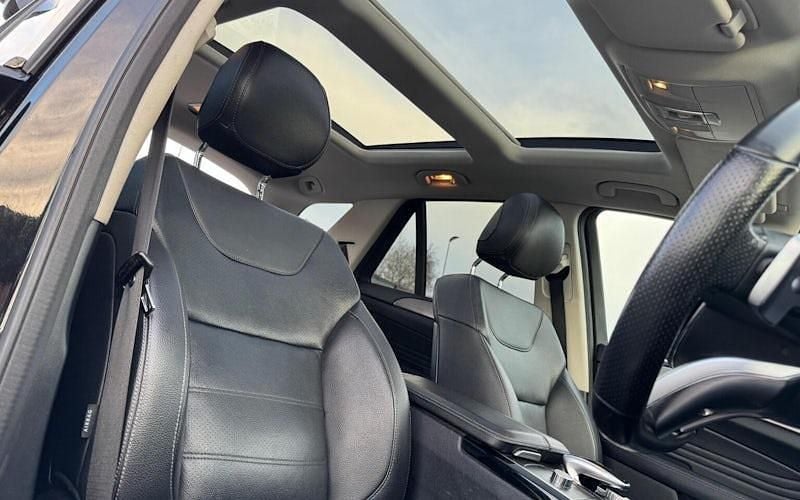 Used Mercedes GLE250 AMG Line Premium 204 HP (150 kW) 2017 Estate