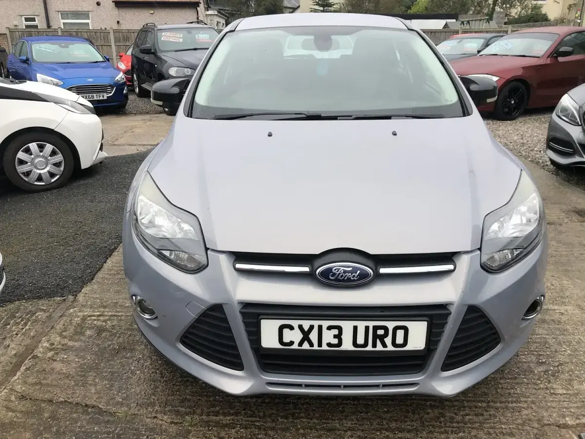 Used Ford Focus Zetec 115 HP (84 kW) 2013 Silver Hatchback