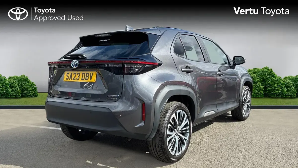 Used Toyota Yaris Hybrid 116 HP (85 kW) 2023 Grey Estate