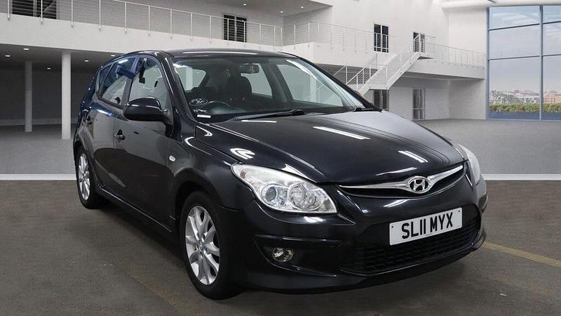 Black Used 2011 Hyundai i30 Comfort Hatchback | £4,100 (Fair price) - Image 1/4