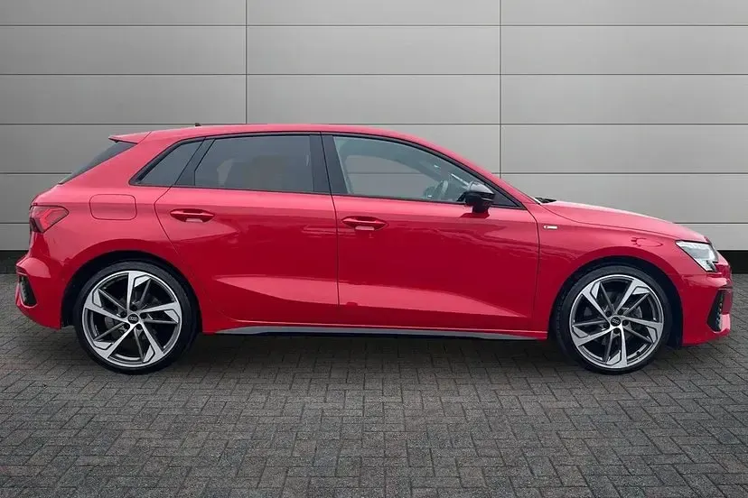 Used Audi A3 Design 148 HP (108 kW) 2023 Red Sedan