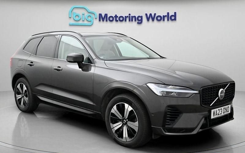 Usado Volvo XC60 Plus 349 HP (256 kW) 2023 Cinzento SUV