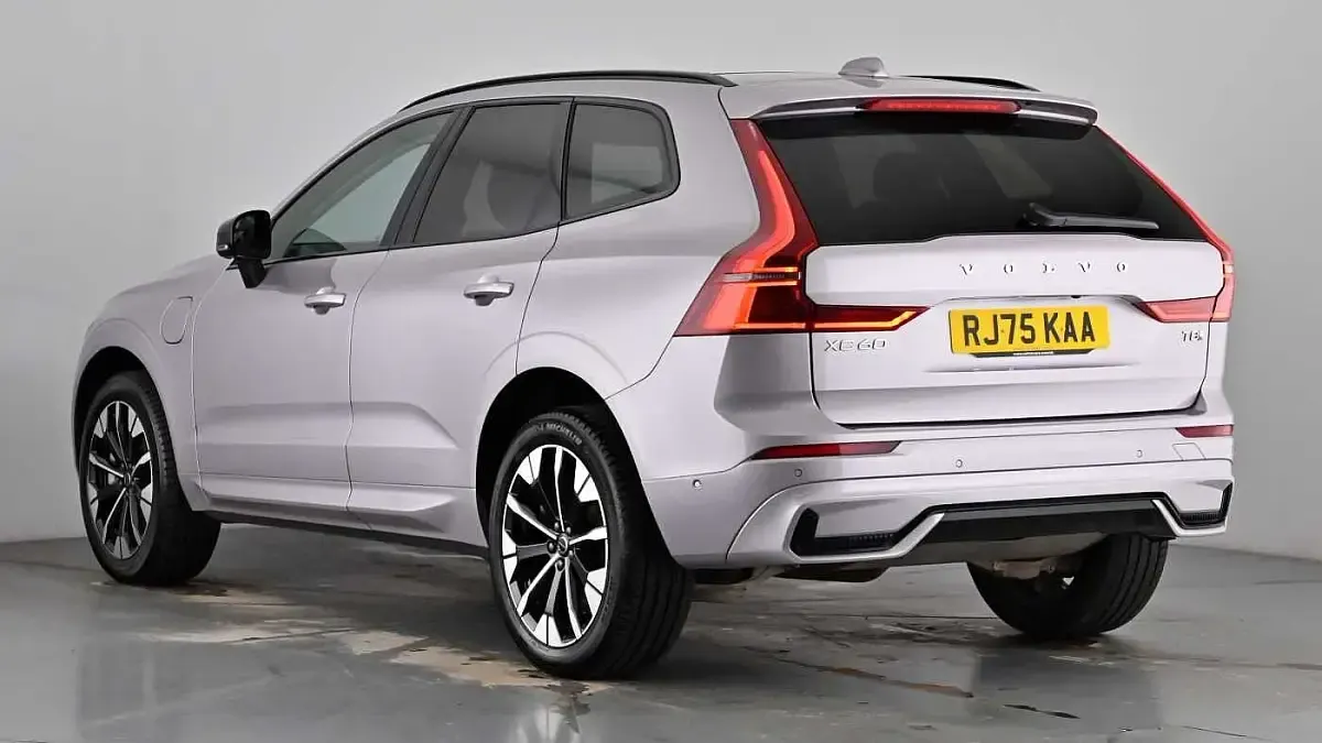 Used Volvo XC60 Ultra 455 HP (334 kW) 2025 Aurora silver SUV