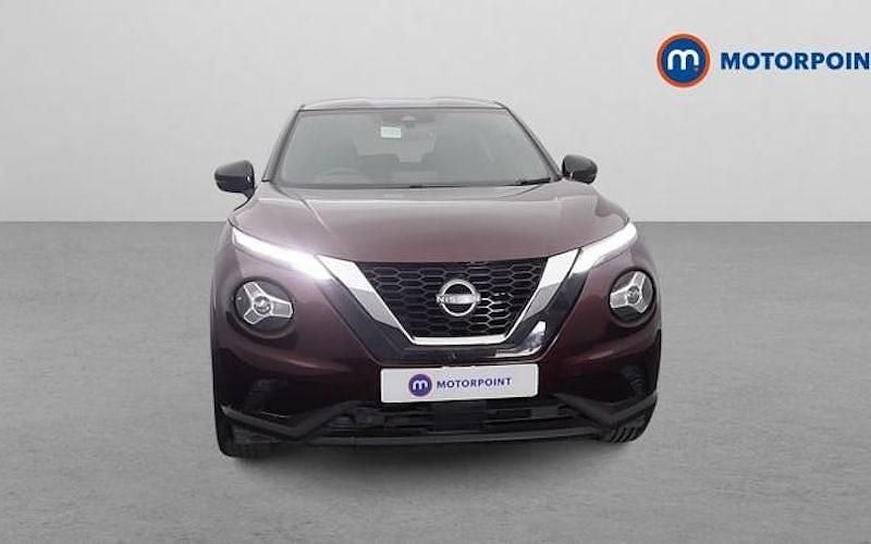Used Nissan Juke N-Connecta 114 HP (83 kW) 2023 Red SUV