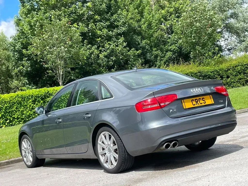 Used Audi A4 Design 177 HP (130 kW) 2015 Grey Sedan