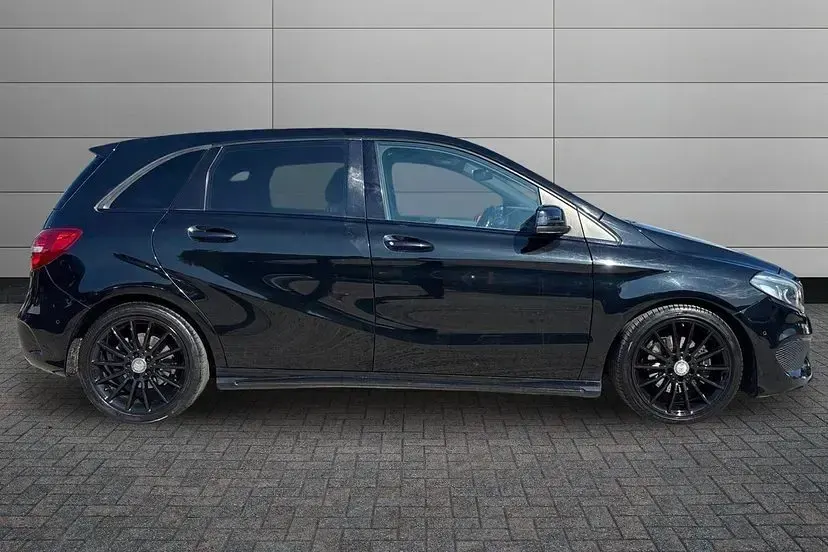 Used Mercedes B180 AMG line 108 HP (79 kW) 2015 Black Hatchback