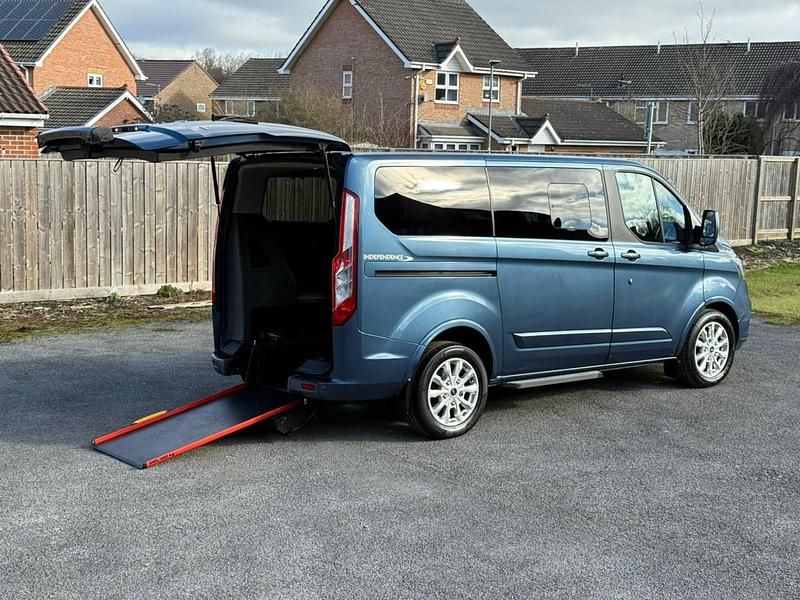 Used Ford Tourneo Titanium 130 HP (95 kW) 2018 Blue MPV