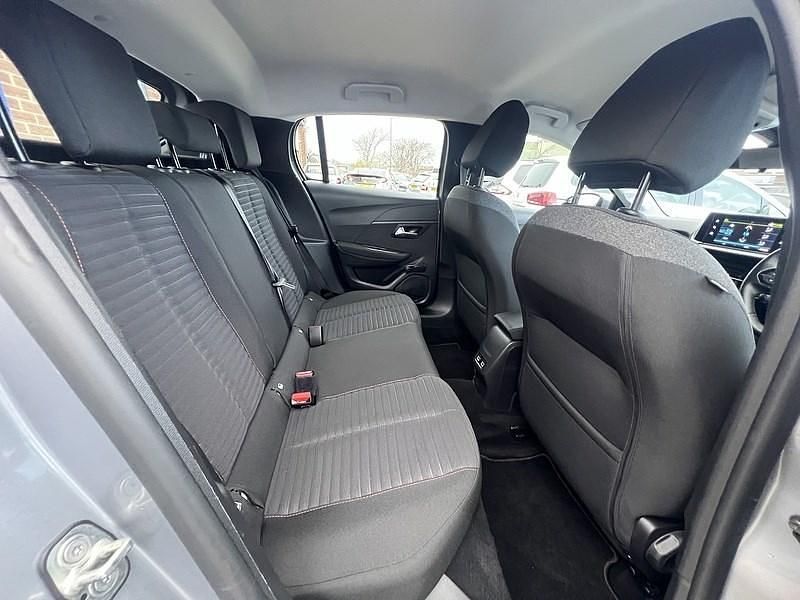 Used Peugeot e-208 Active 100 kW (136 HP) 2020 Silver Hatchback