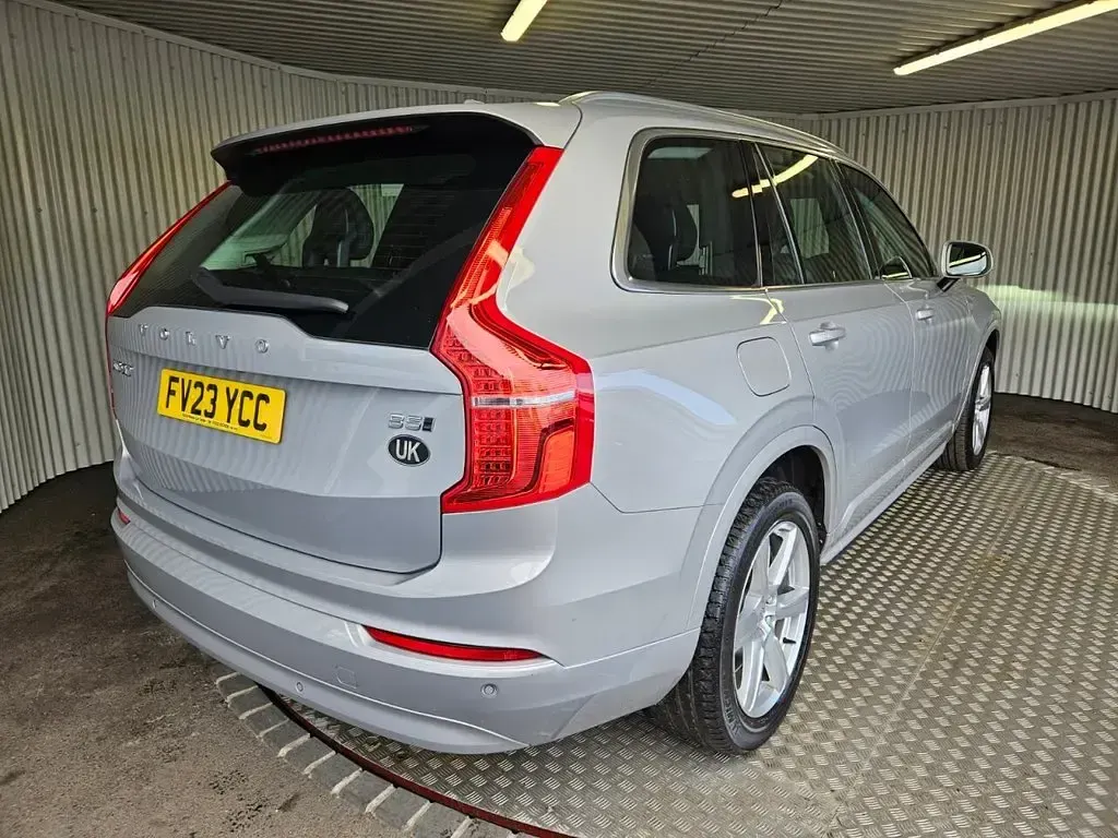 Used Volvo XC90 Core 250 HP (183 kW) 2023 Silver SUV