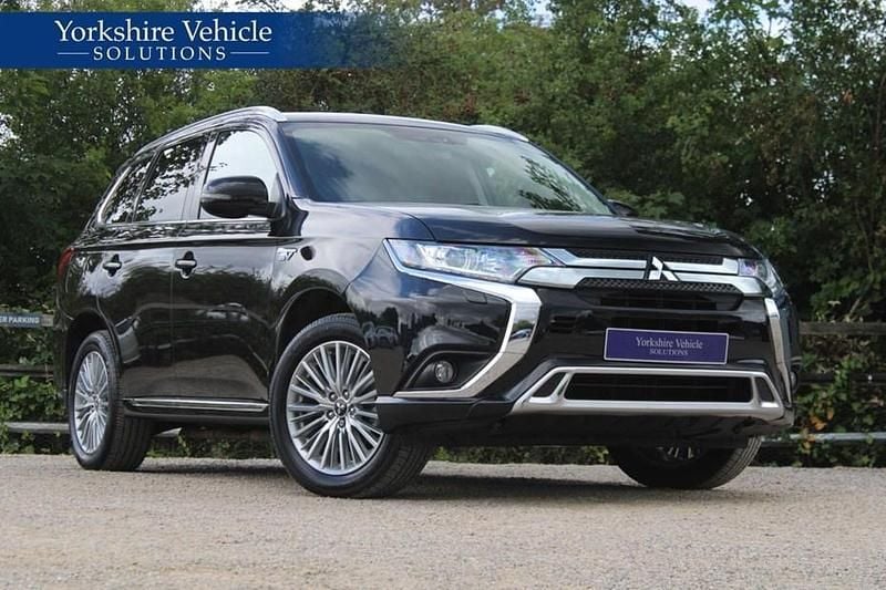 Used 2019 Mitsubishi Outlander P-HEV | £14,489 (Fair price) - Image 1/1
