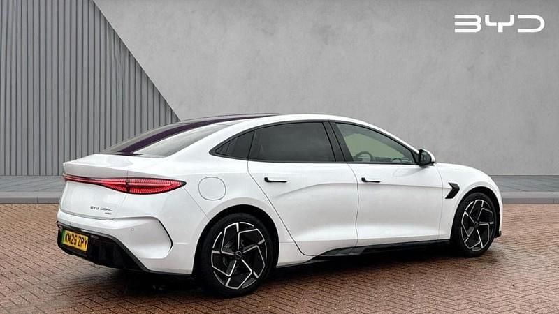 Used BYD Seal 389 kW (530 HP) 2025 Metallic  polar white Sedan