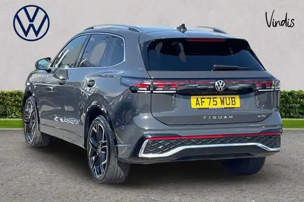 Used VW Tiguan R-line 150 HP (110 kW) 2025 SUV