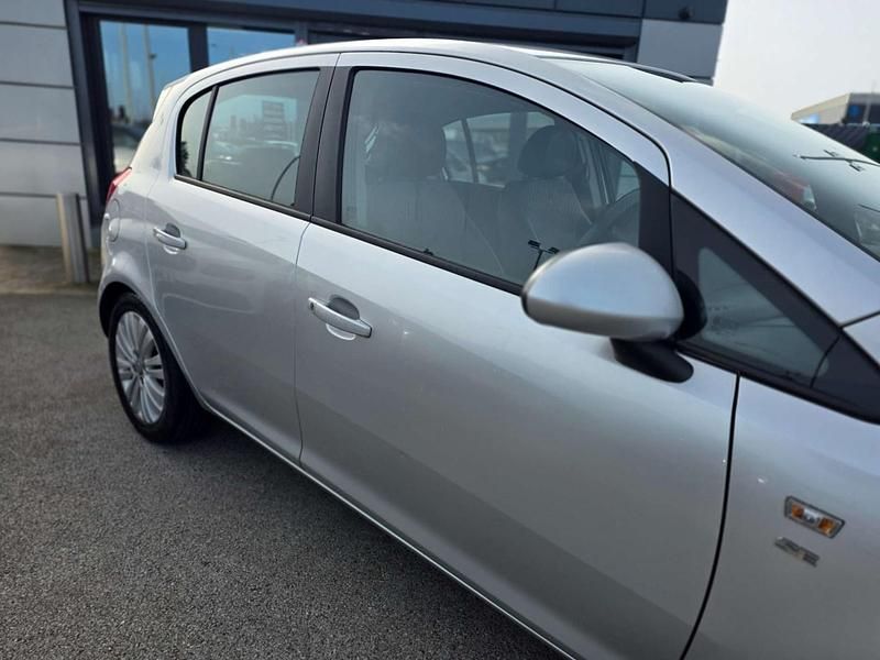 Used Vauxhall Corsa 100 HP (73 kW) 2011 Silver Hatchback