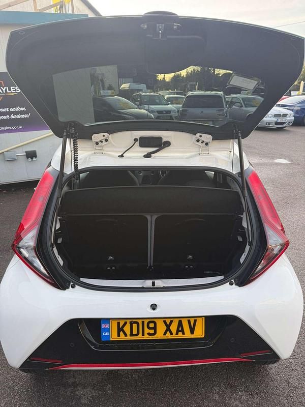 Used Toyota Aygo Trend 2019 White Hatchback