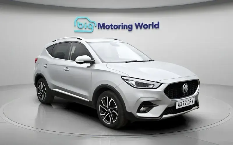 Usado MG ZS Exclusive 106 HP (77 kW) 2023 Prateado SUV