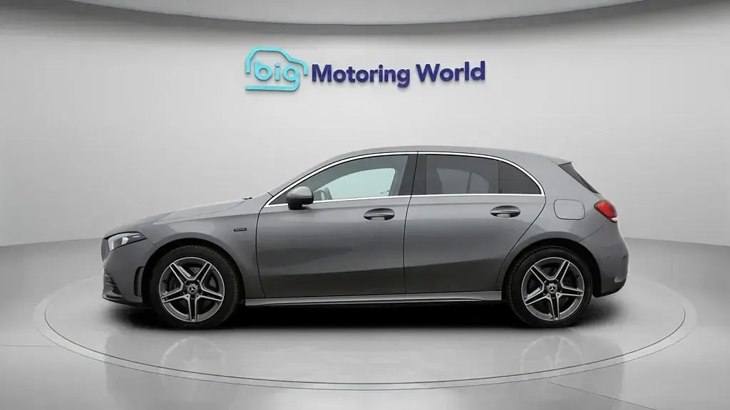 Begagnad Mercedes A250 Executive 2020 Grå Halvkombi