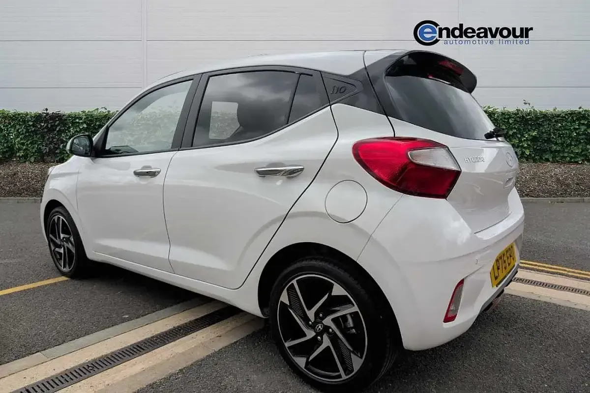 Used Hyundai i10 Premium 79 HP (58 kW) 2026 White Hatchback