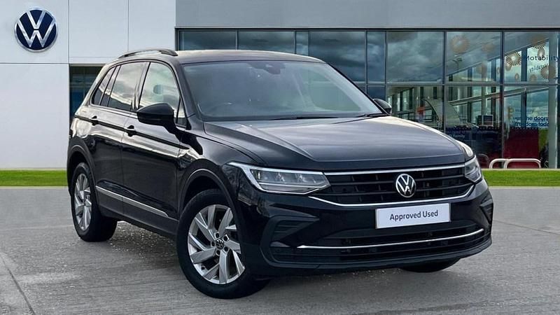 Black Used 2022 VW Tiguan Life SUV | £20,960 (Fair price) - Image 1/4