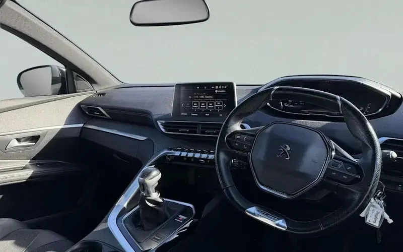 Used Peugeot 5008 GT-line 131 HP (96 kW) 2019 Green SUV