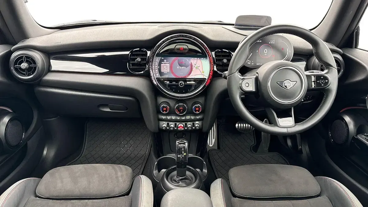 Used Mini Cooper Hatch 134 HP (98 kW) 2021 Silver Hatchback