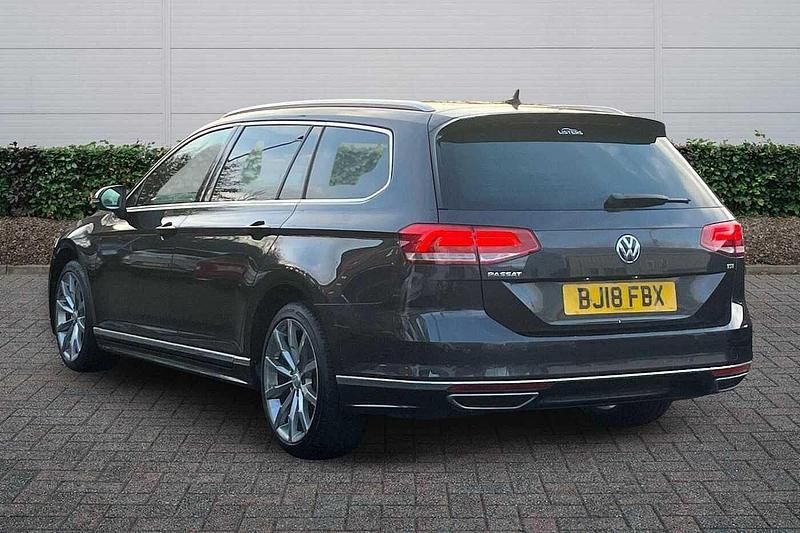 Used VW Passat R-line 150 HP (110 kW) 2018 Grey Estate