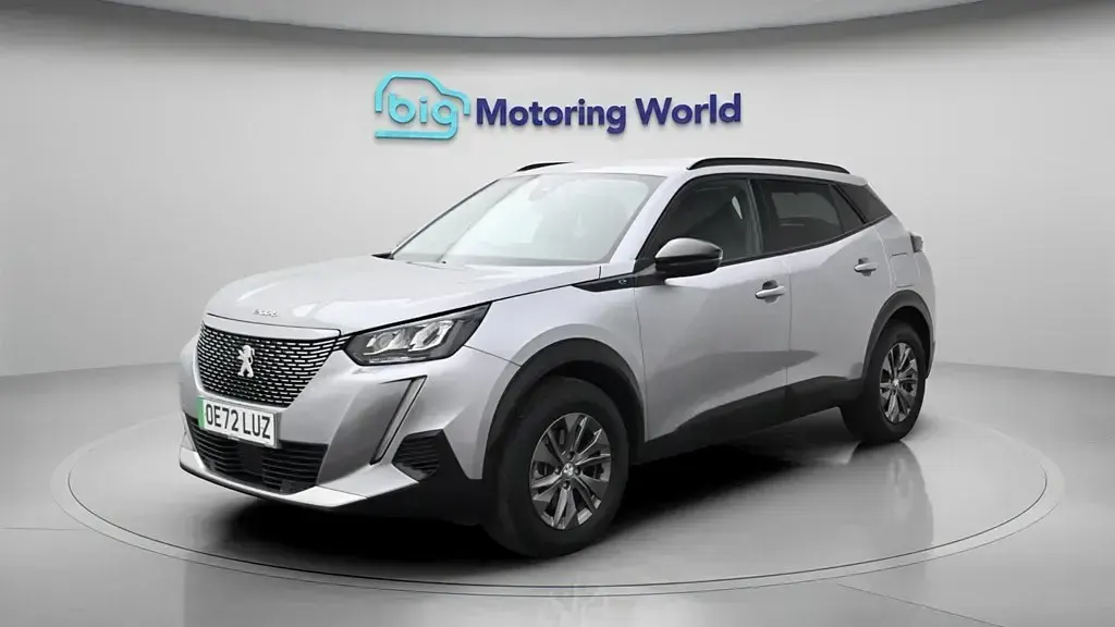 Gebraucht Peugeot e-2008 Active+ 100 kW (136 PS) 2022 SUV