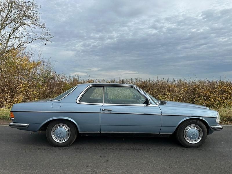 Used Mercedes C230 1986 Blue Coupe