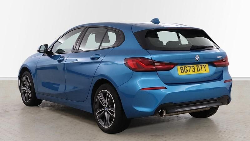 Used BMW 118 Sport Line 134 HP (98 kW) 2023 Blue Hatchback