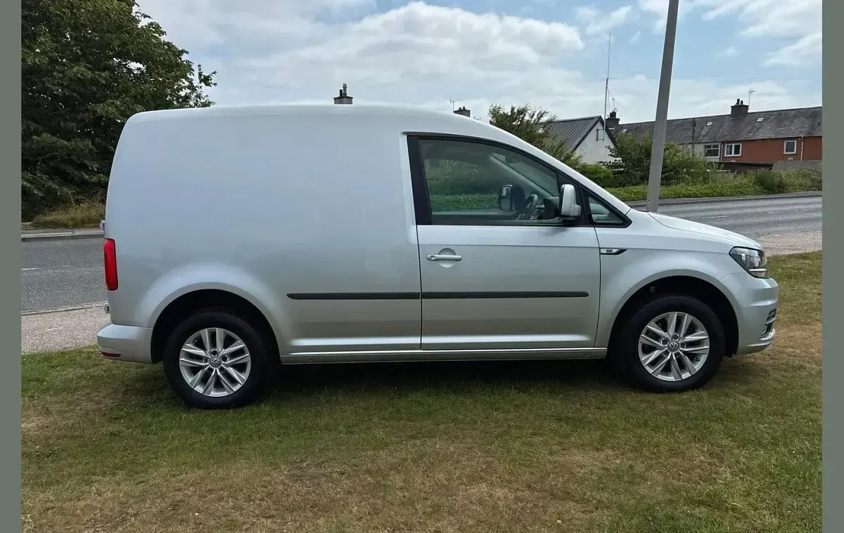 Used VW Caddy Highline 101 HP (74 kW) 2016 Silver MPV
