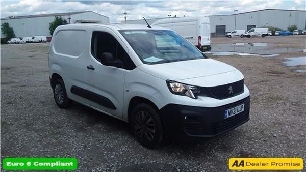 White Used 2021 Peugeot Partner MPV | £10,799 (A bit pricey) - Image 1/4
