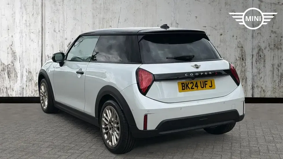 Used Mini Cooper S Hatch 201 HP (147 kW) 2024 White Hatchback