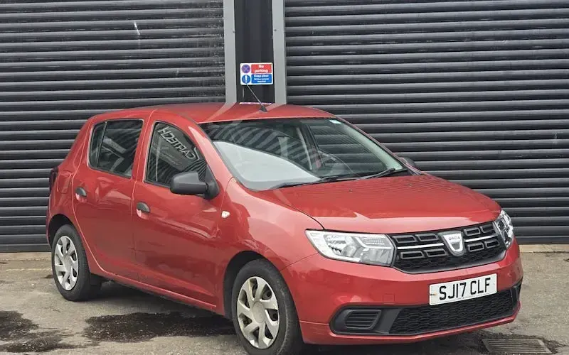 Used Dacia Sandero Ambiance 90 HP (66 kW) 2017 Red Hatchback