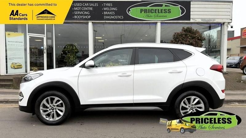 Used Hyundai Tucson Premium 116 HP (85 kW) 2015 White SUV