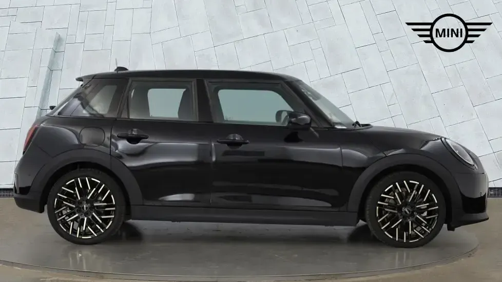 Used Mini Cooper Hatch 113 kW (154 HP) 2026 Black Hatchback