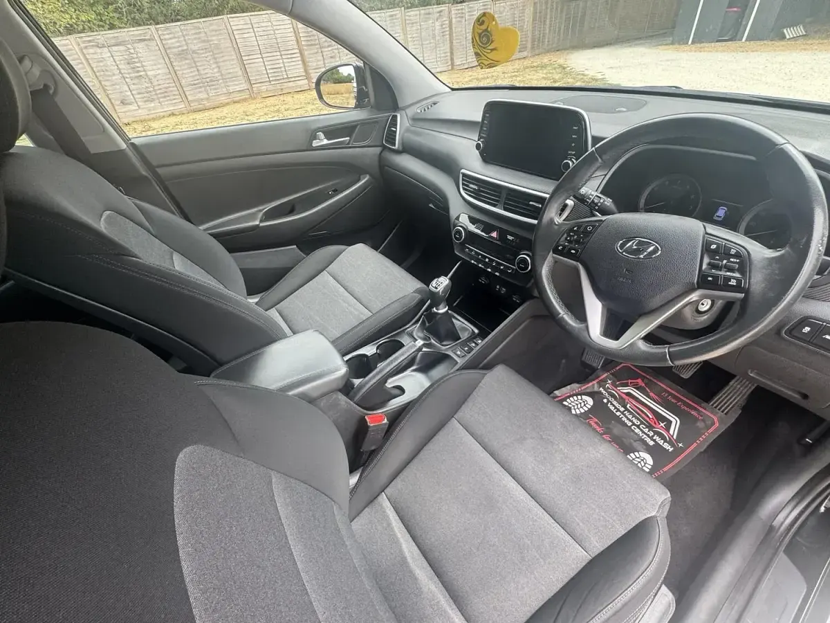 Used Hyundai Tucson SE 132 HP (97 kW) 2020 Black SUV