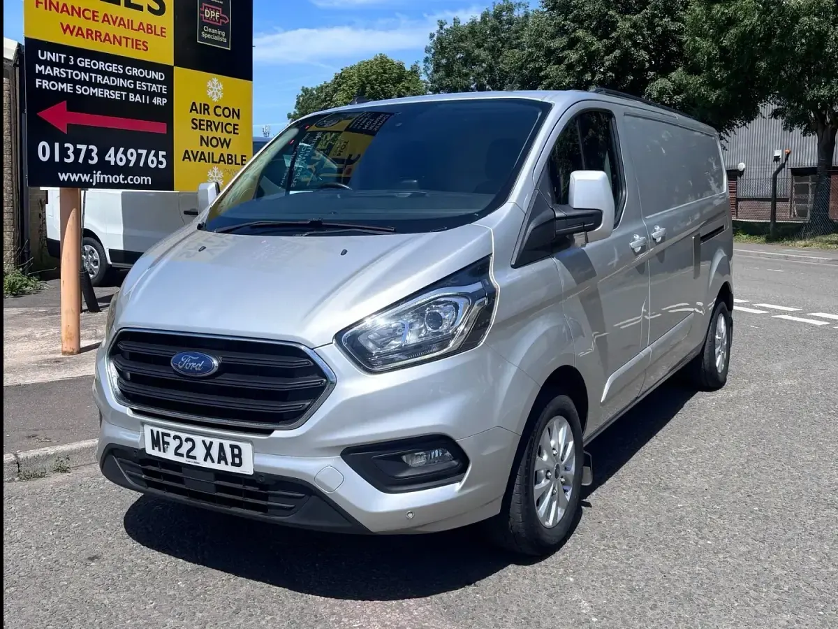 Used Ford Transit Custom Limited 130 HP (95 kW) 2022 Silver Van