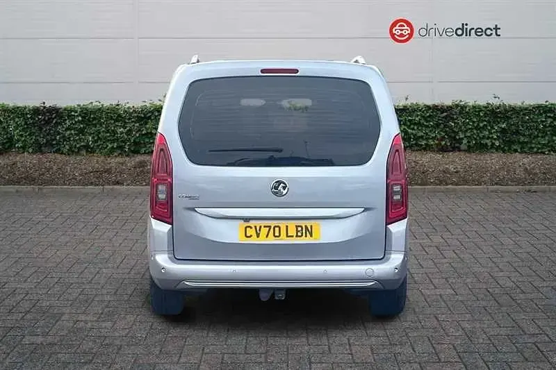 Usado Vauxhall Combo S 100 HP (73 kW) 2020 Cinzento Monovolume