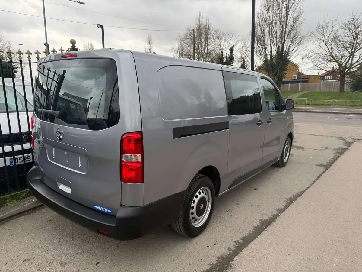New Vauxhall Vivaro S 145 HP (106 kW) 2025 Silver MPV