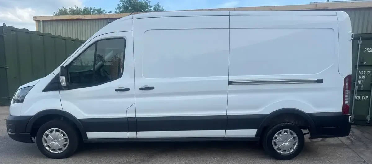 Used Ford Transit 105 HP (77 kW) 2022 White Van